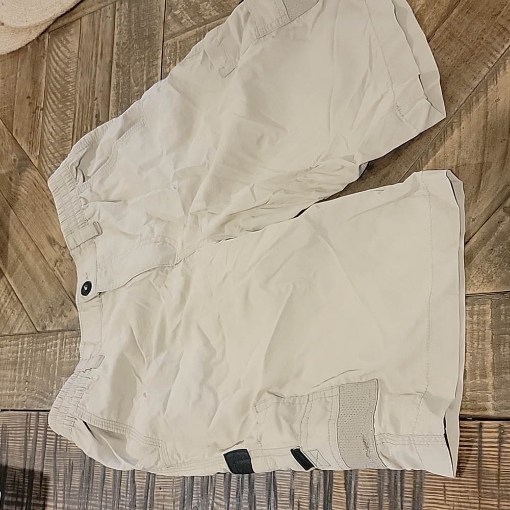 Magellan Water repellant shorts, L